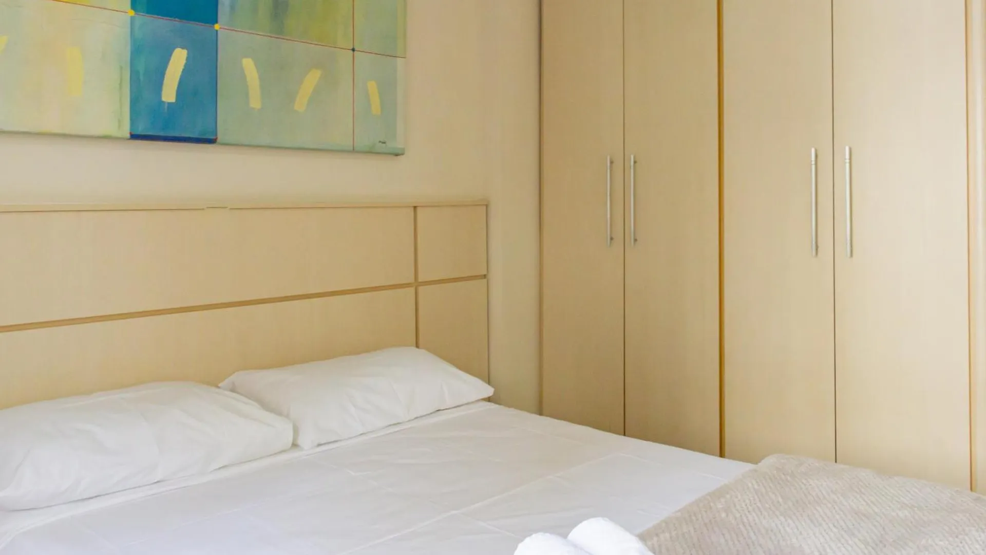 Apartamento na Rua 3500, 50m da Praia em Balneário Camboriú P825