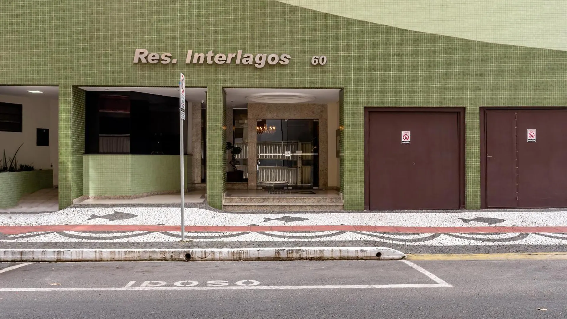 Apartamento na Rua 3500, 50m da Praia em Balneário Camboriú P825 0*,  Brasil